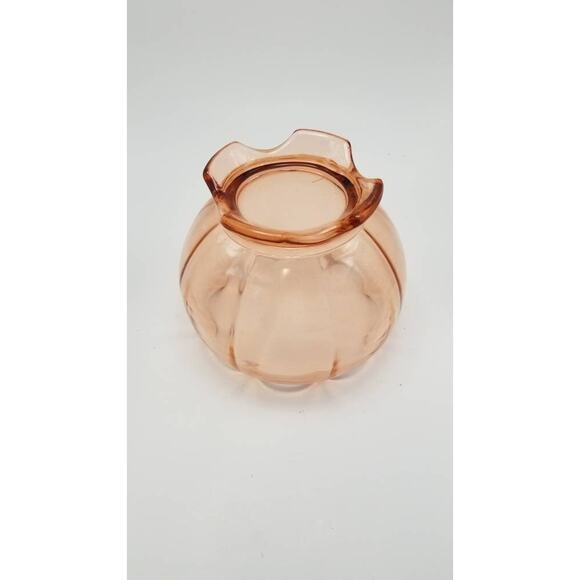 Vintage Pink Depression Glass Rose Bowl, Ribbed Scalloped, Footed - Picture 3 of 4